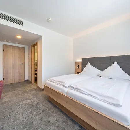 Hotel Koepfers Steinbuck 3*